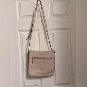 Kate Spade cross body purse. Perfect condition!